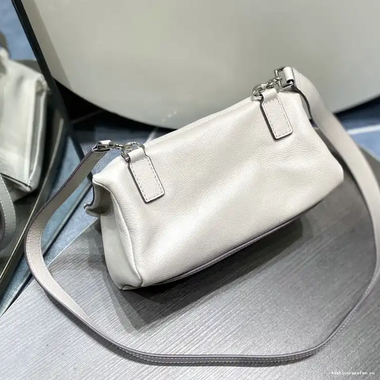 Fashionrepsfam ru Givenchy Bag 2209SW0045 0501